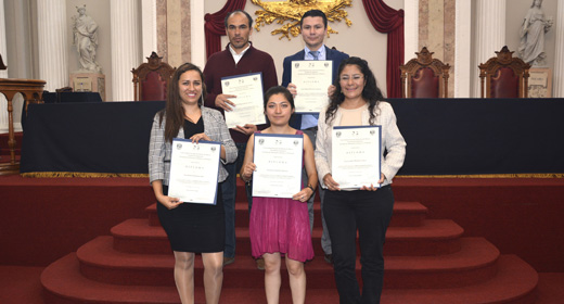 Ceremonia de clausura de diplomados