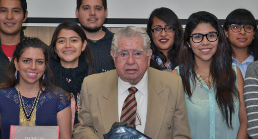 Homenaje al ingeniero Calderón