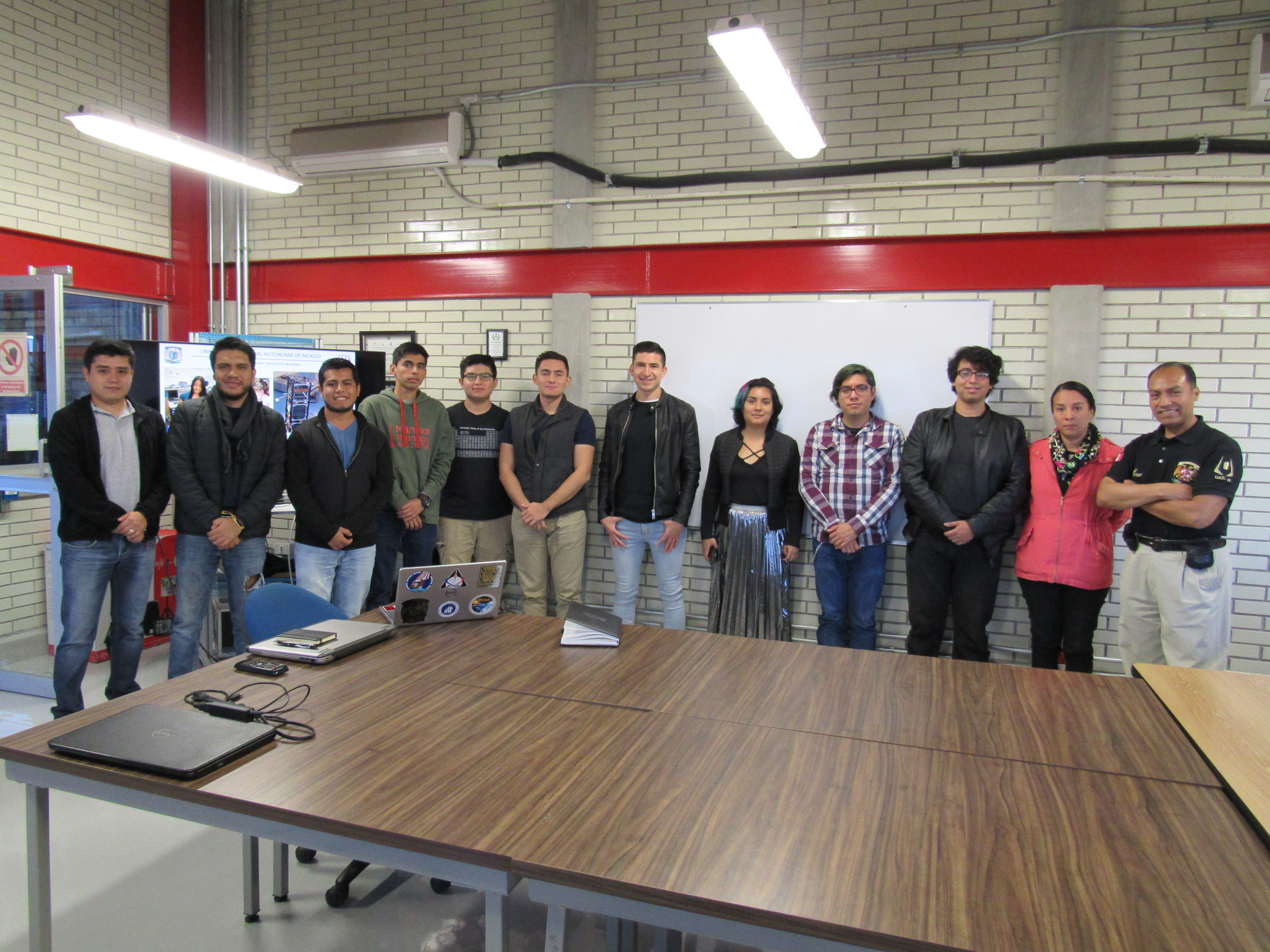 Algunos académicos y estudiantes participantes